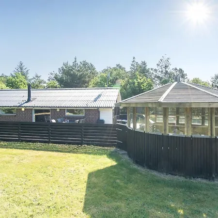 Elinbjoern - 1km From The Sea By Interhome *