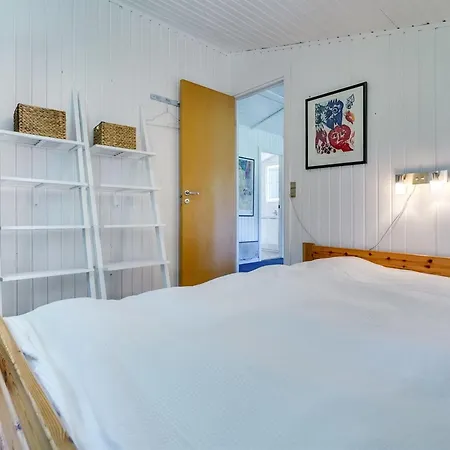 Vakantiehuis Elinbjoern - 1km From The Sea By Interhome *