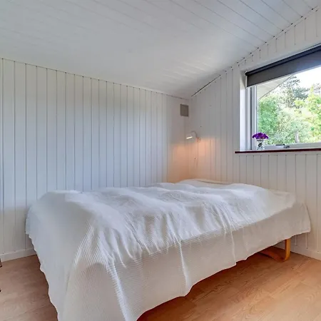 Elinbjoern - 1km From The Sea By Interhome Vakantiehuis *