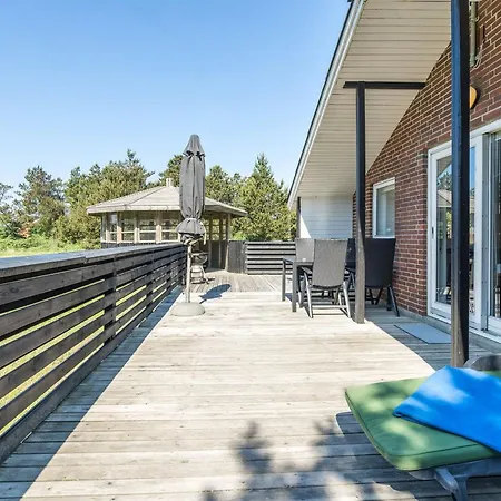 Elinbjoern - 1km From The Sea By Interhome Vakantiehuis