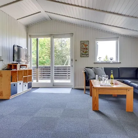 Elinbjoern - 1km From The Sea By Interhome *